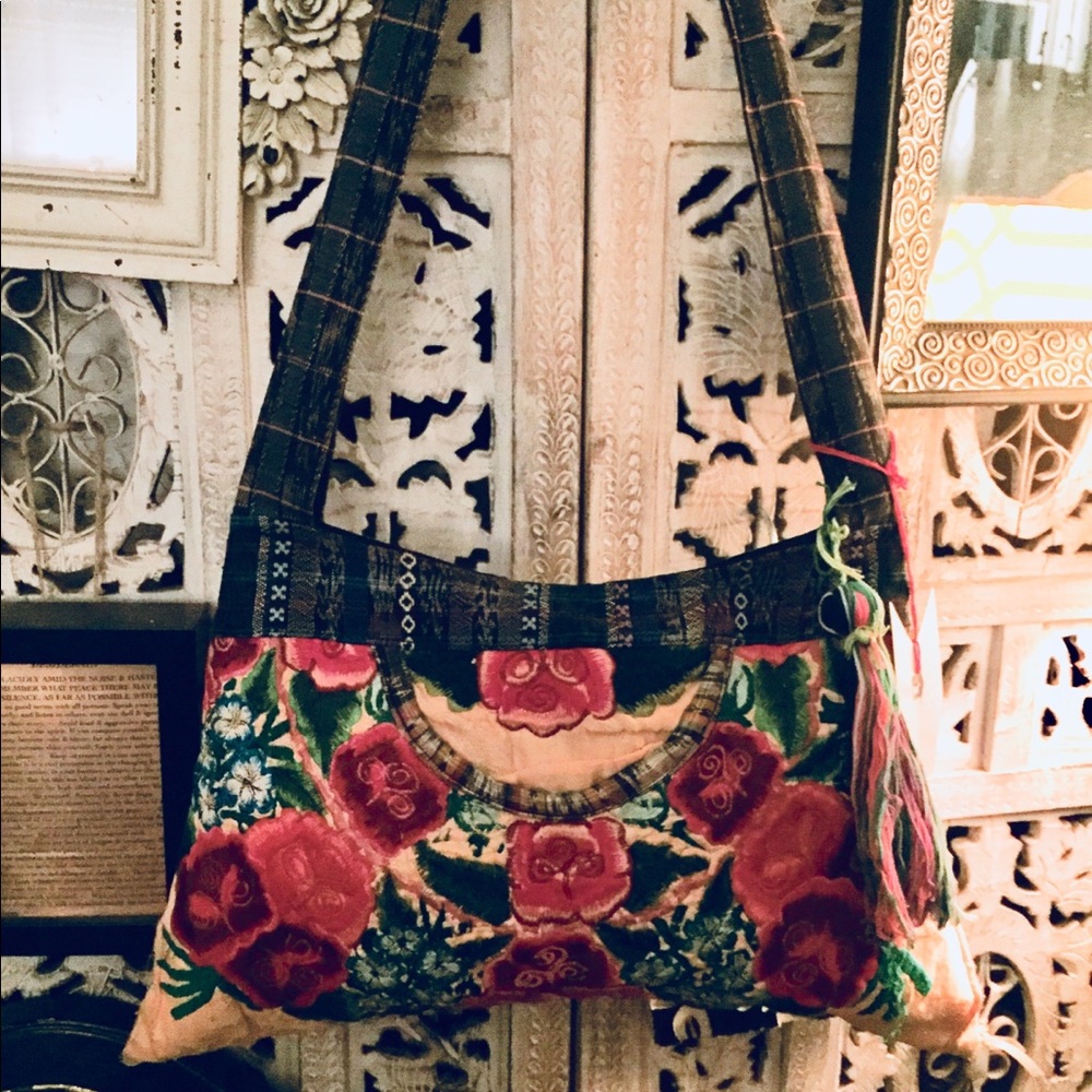 Embroidered handmade 👛🎃👍🏼💋💜❤️🧡